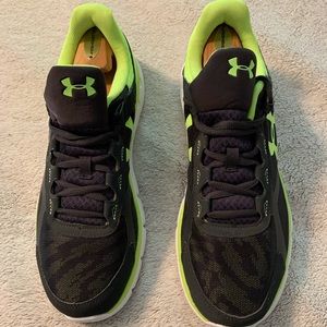 Under Armour Men’s Micro G Velocity